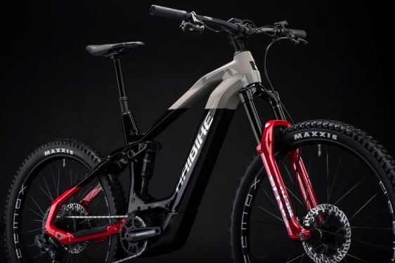 Haibike AllMtn CF SE i750Wh 44 cm '22 fekete/piros elektromos kerékpár