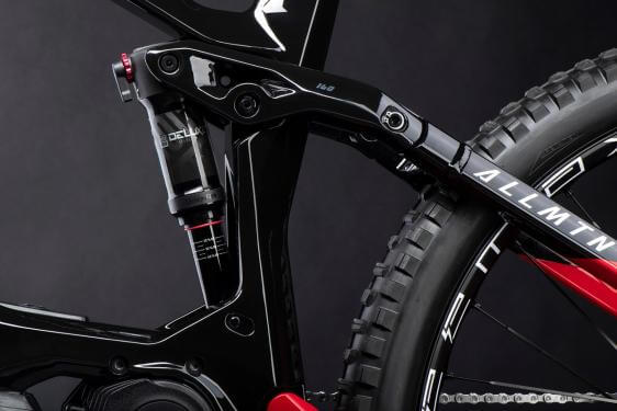 Haibike AllMtn CF SE i750Wh 41 cm '22 fekete/piros elektromos kerékpár