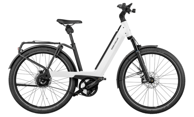 RM Nevo touring 47 cm (28") '22 fehér elektromos kerékpár (500Wh, Intuvia, comfort kit, zár táskával)