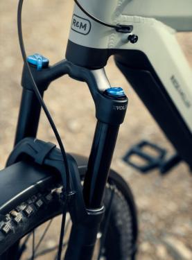 RM Superdelite GT vario HS 51 cm '22 ezüst elektromos kerékpár (1125Wh, Kiox, első csomagtartó)