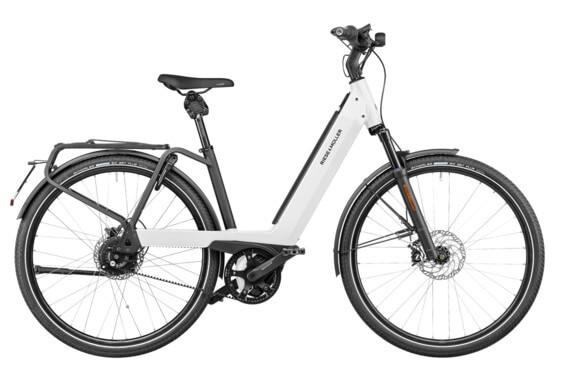 RM Nevo vario 47 cm (28") '23 fehér elektromos kerékpár (625Wh, Intuvia, comfort kit, zár táskával)
