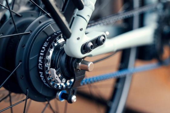 RM Roadster Mixte touring HS TR45 cm '23 zöld elektromos kerékpár (625Wh, Nyon, comfort kit, zár táskával)