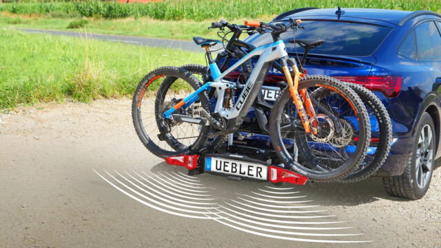 Uebler i21 S DC kerékpárhordozó, 60 fokban ledönthető, tolatóradarral