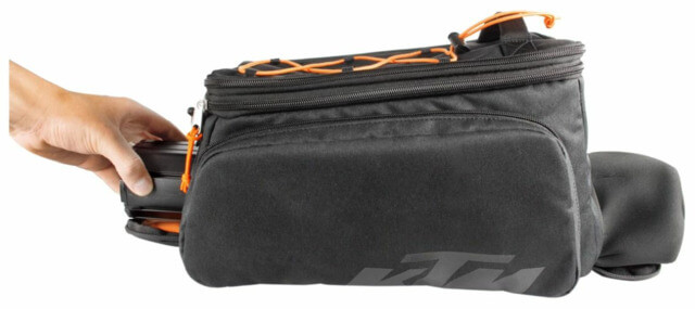 KTM táska csomagtartóra Sport Trunk Bag akkutartóval, Snap-it 2.0 (32L) fekete-narancs