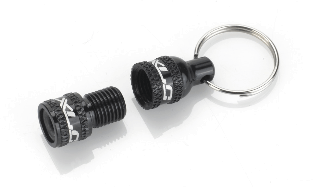 XLC szelep adapter SV-ről DV/PV-re, kulcstartós, fekete-fekete