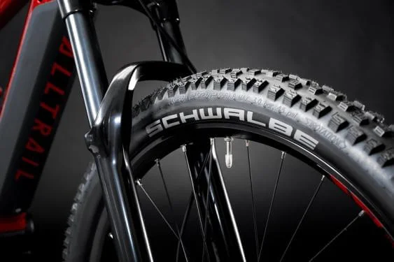 Haibike AllTrail 5 27,5" i630Wh 48 cm '22 fekete/piros elektromos kerékpár