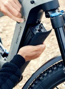 RM Superdelite GT vario HS 51 cm '22 ezüst elektromos kerékpár (1125Wh, Nyon, első kosár, comfort kit)