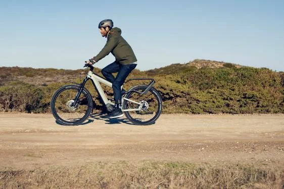 RM Superdelite GT vario HS 51 cm '22 ezüst elektromos kerékpár (1125Wh, Nyon, Fox, GX,csomagtartó)