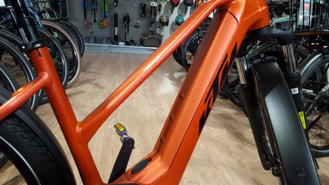 KTM MACINA GRAN 610 TR46 cm '23 narancs elektromos kerékpár - esztétikai hibás (KS220801999)