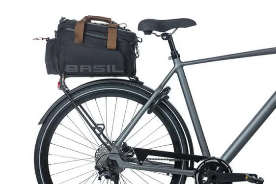 Basil csomagtartó táska Miles Tarpaulin Trunkbag XL pro fekete/barna