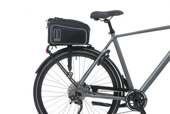 Basil táska csomagtartóra Sport Design Trunkbag fekete