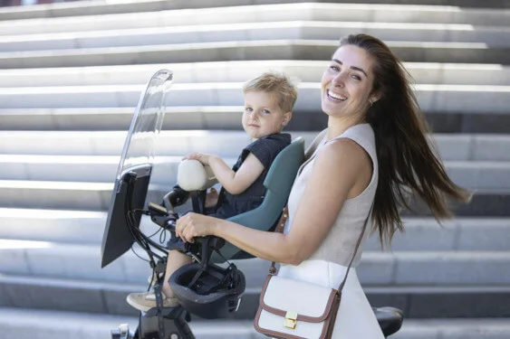 Bobike első gyerekülés EXCLUSIVE Evolve mini, rugós csillapítással és álltámasszal, fekete