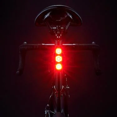 CATEYE HÁTSÓ LÁMPA VIZ300 TLLD810R 4FUNK/3LED USB